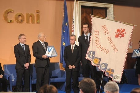 Collare d’oro del Coni alla Rari Nantes Florentia Il premio è stato consegnato dal presidente del consiglio Mario Monti
